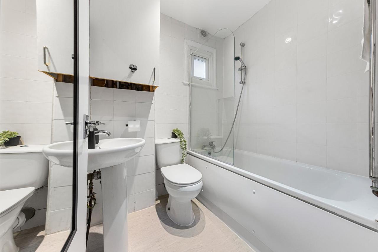 Modern Gem Brixton Centre Cozy & Comfort Charis City Studio Лондон Экстерьер фото